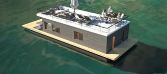 Panoramic electric boat, sail on the Lac du Der without a license. Eclaron