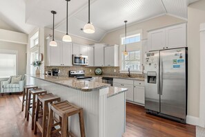 Fridge, microwave, oven, stovetop - Vitamin Sea: Hot Tub | Rec Room | Pool Access (Corolla)