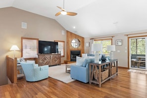 TV - Hide Away Heaven: Pool, Hot Tub, Screened Porch (Corolla)