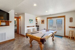 Games room - Ocean's 11: Private Pool | Hot Tub | Game Room (Salvo)