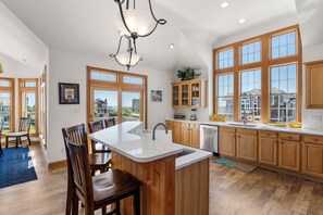 Fridge, microwave, oven, stovetop - Semper Surf: Private Pool, Hot Tub, Rec Room (Nags Head)