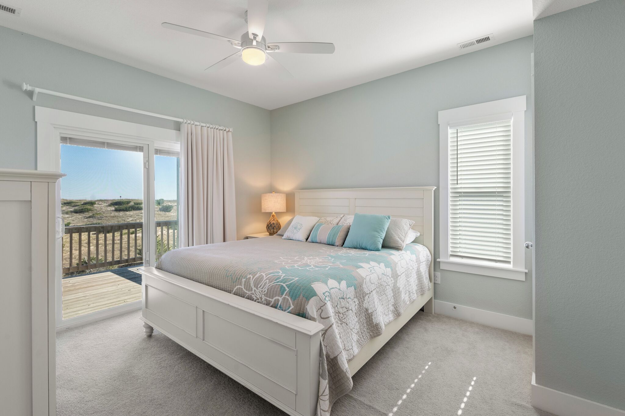 Bureau, fer et planche à repasser, Wi-Fi, draps fournis