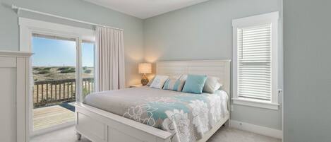 Bureau, fer et planche Ă repasser, Wi-Fi, draps fournis