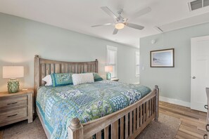 Desk, iron/ironing board, WiFi, bed sheets