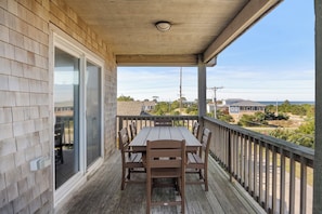 Outdoor dining - A Beach Life: Hot Tub | Rec Room | Pet-Friendly (Salvo)