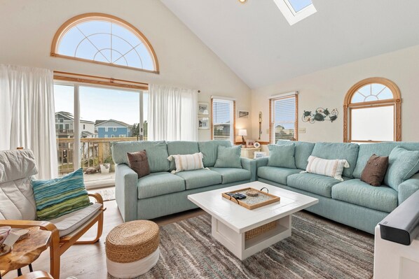 Una Smart TV, un reproductor de DVD