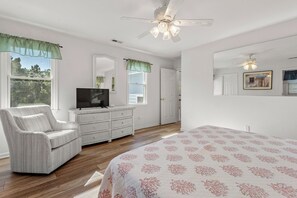 6 bedrooms, iron/ironing board, WiFi, bed sheets