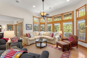 Smart-tv och bordsfotboll