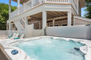 Bain à remous extérieur