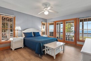 5 bedrooms, iron/ironing board, WiFi, bed sheets - Silence of the Clams: Soundfront/Hot Tub/Elevator (Corolla)