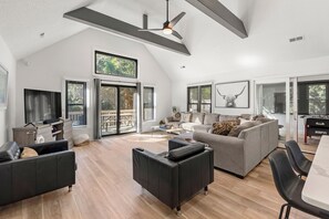 Smart TV, fireplace, foosball, table tennis - Inspect2Sea: Pool, Hot Tub | Walk to Downtown Duck (Duck)