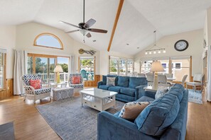 Smart-TV, DVD-spiller og fotballspill