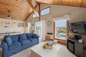 Een smart-tv en een dvd-speler