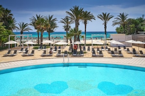 Thalassotherapy, massages