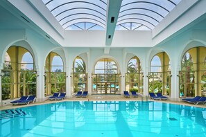 Indoor pool, seasonal outdoor pool - Nahrawess Resort & Thalasso  (Hammamet)