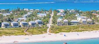 Seahorse Suites #3. Island Living at it's Best!