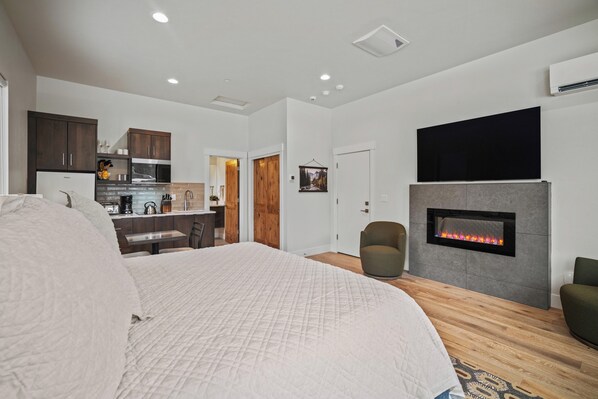 1 bedroom, internet, bed sheets