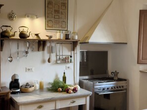 Réfrigérateur, four, plaque de cuisson, lave-vaisselle