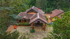 Living area - Sliceinn Somewhere (Madikeri)