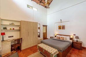 Iron/ironing board, free WiFi - Sliceinn Somewhere (Madikeri)