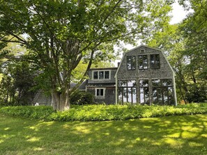 Exterior - Charming waterfront Cottage, explore, relax and enjoy the Maine Coast (Kennebunk)