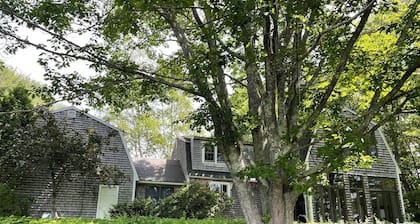 Charming waterfront Cottage, explore, relax and enjoy the Maine Coast