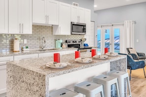 Mikrobølgeovn, ovn og kokeplater