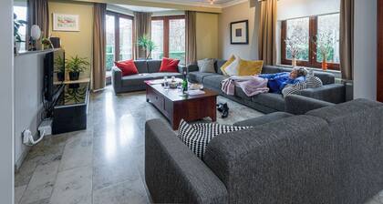 Comfortable house for 12 p in rustival neighborhoud