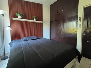 2 slaapkamers, een strijkplank/strijkijzer, wifi, beddengoed