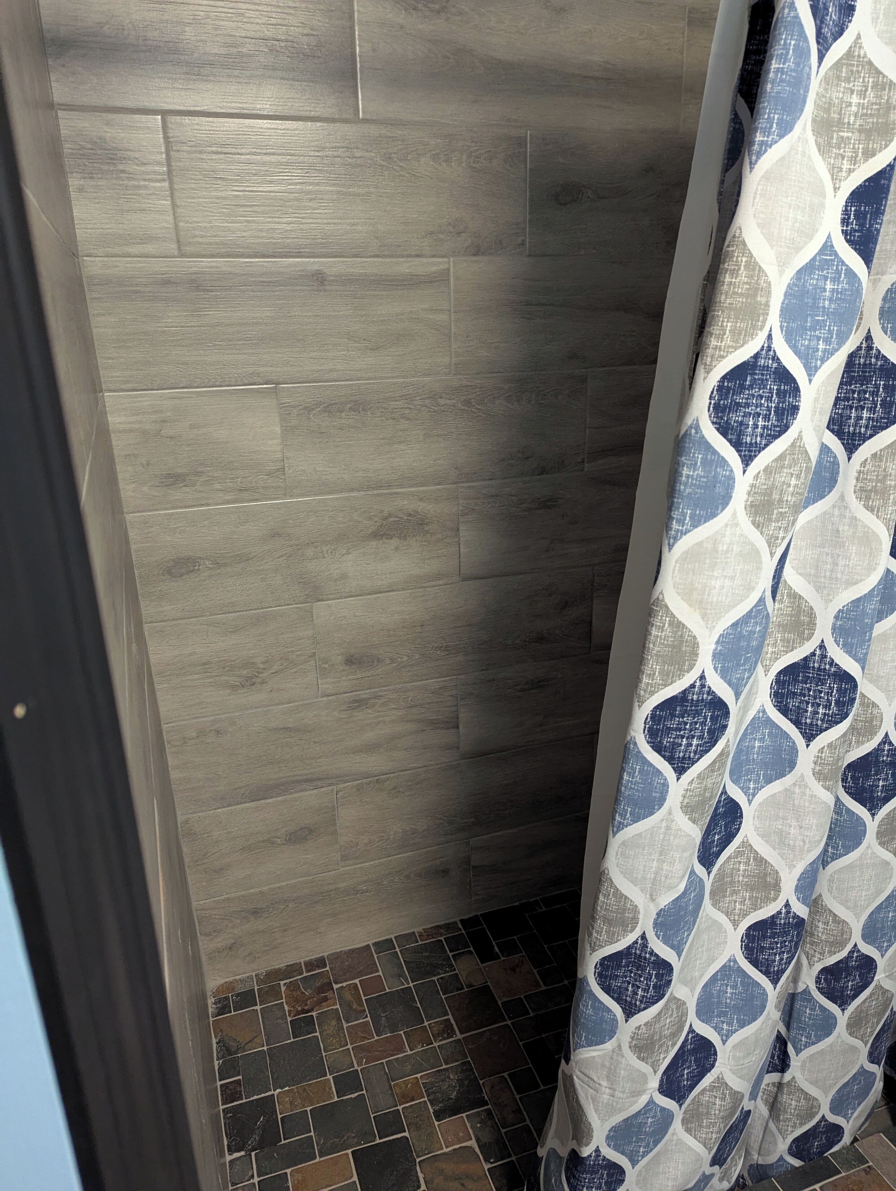 Dusche, Handtücher, Toilettenpapier