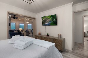 3 bedrooms, desk, iron/ironing board, WiFi