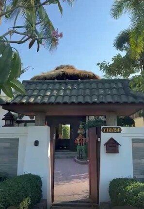 Exterior - Sahaswara Luxury Villa Pattaya (Bang Lamung)