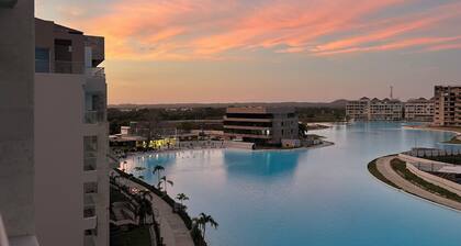 3 BR 3 Bath Beautiful New Piso5 Lagoon View Luxury Baia Kristal Zona Norte CTG