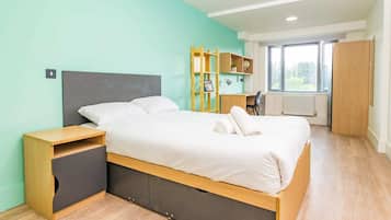 Double Room, Non Smoking | Blackout drapes, free WiFi