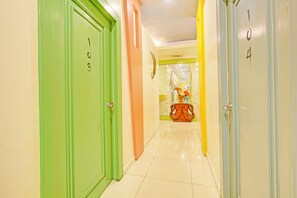 Lobby - Townhouse Oak VIP Suites, Evangelista Makati Manila (Makati)
