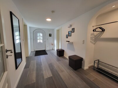 105sqm basement apartment with high-w. Fully equipped, center Homberg Ohm, sauna+fitness