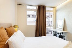 2 habitaciones, tabla de planchar con plancha, wifi y ropa de cama 