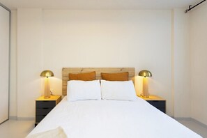 2 chambres, fer et planche à repasser, Wi-Fi, draps fournis