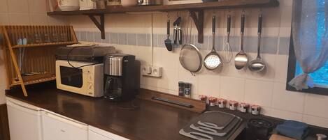 Mikrowelle, Ofen, Herdplatte, Geschirrspüler