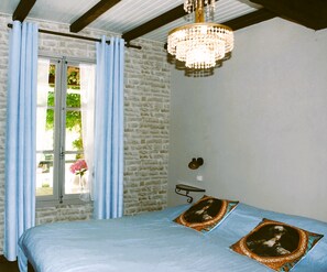1 bedroom, WiFi, bed sheets