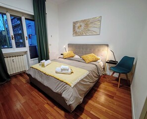 2 bedrooms, in-room safe, iron/ironing board, travel crib