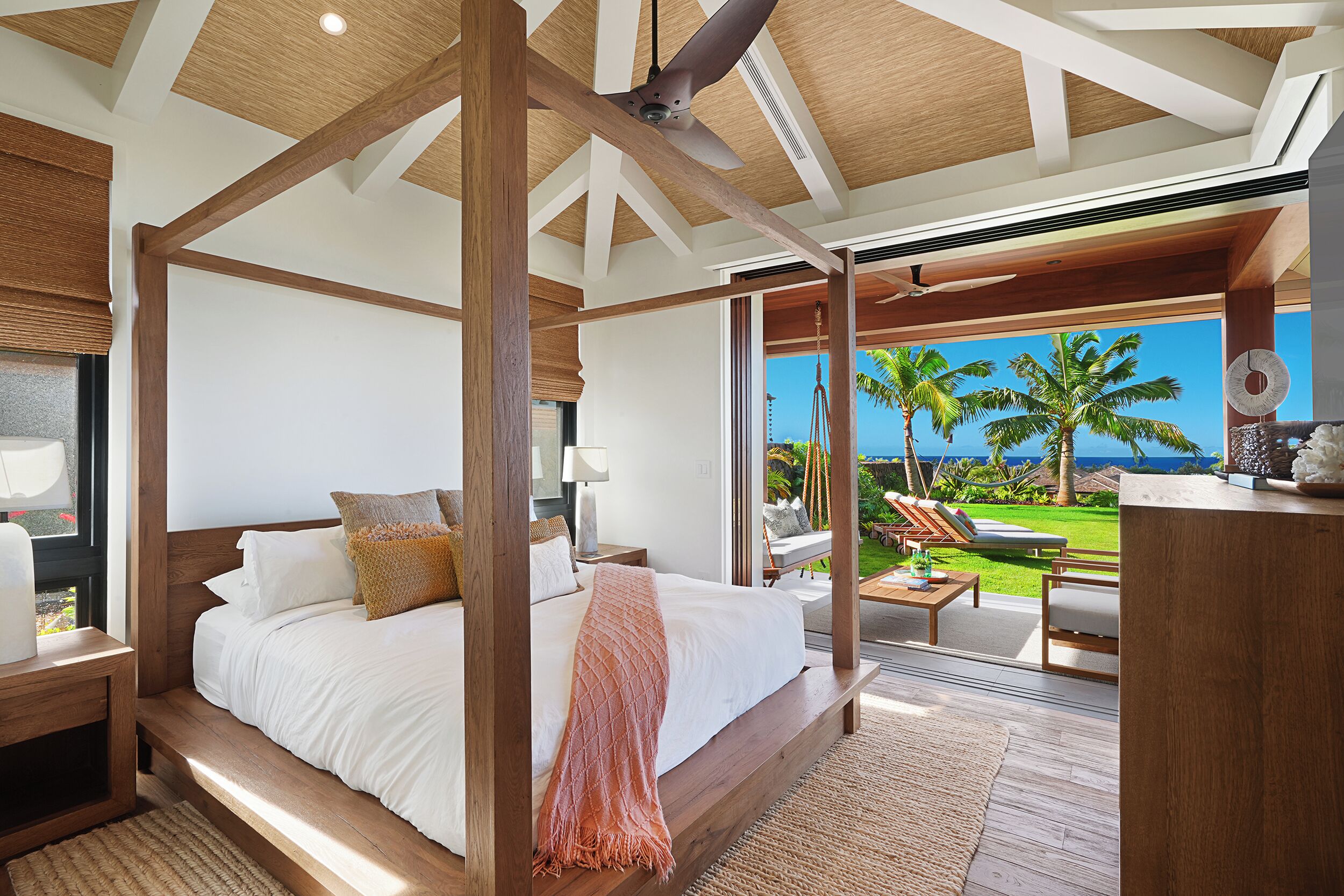 4 bedrooms, iron/ironing board, internet, bed sheets