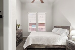 5 chambres, fer et planche à repasser, lit parapluie, Wi-Fi gratuit