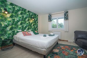 4 bedrooms, iron/ironing board, WiFi, bed sheets - Pleasant house with swimming pool near the Cévennes. (Saint-Jean-de-Maruéjols-et-Avéjan)