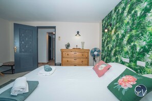 4 slaapkamers, een strijkplank/strijkijzer, wifi, beddengoed