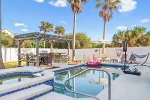 Outdoor pool, a heated pool