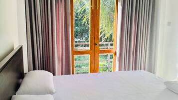1 bedroom, free WiFi, bed sheets