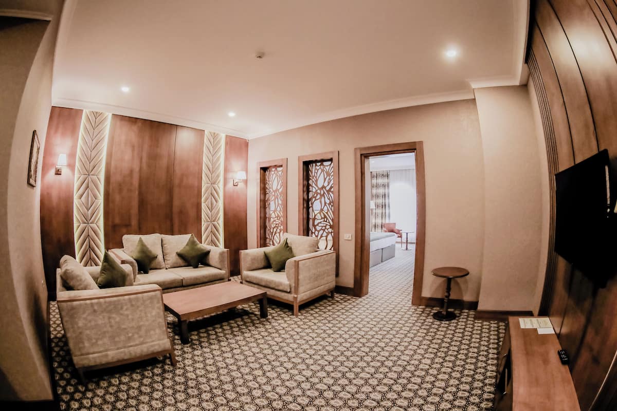 Junior Suite, City View | In-room safe, blackout drapes, soundproofing