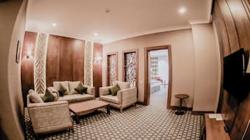 Suite Junior, pemandangan kota | Brankas, tirai kedap cahaya, kedap suara, dan setrika/meja setrika
