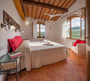 13 makuuhuonetta, silitysrauta/-lauta, vauvan matkasänky, ilmainen Wi-Fi